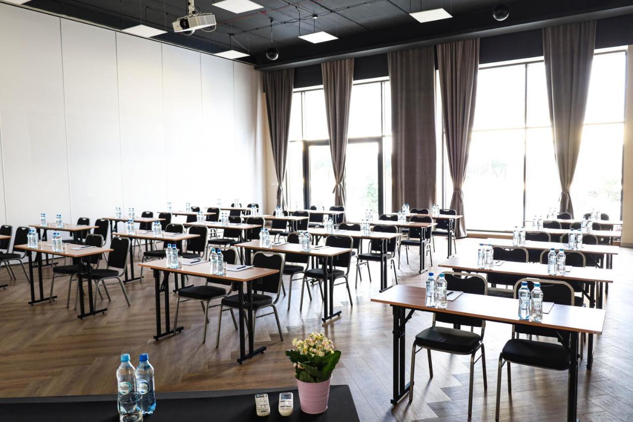 Falenty Biznes I Wypoczynek Raszyn Esterno foto